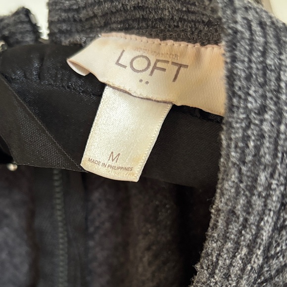 Elegant Long Sleeved Gray Dress - Picture 7 of 7